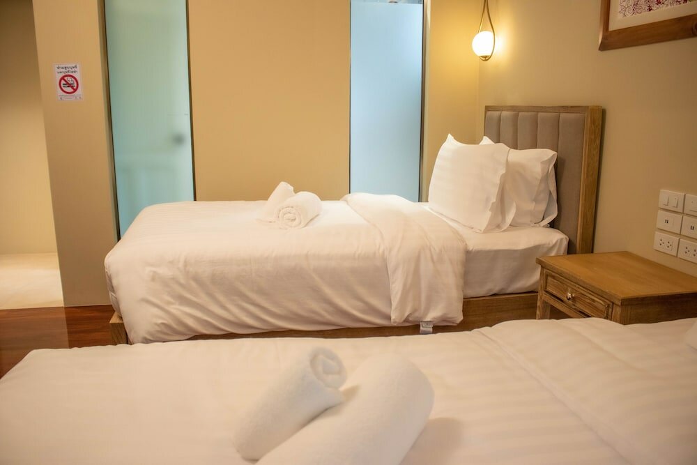 Фото Siri Ratchadamnoen Bangkok Hotel