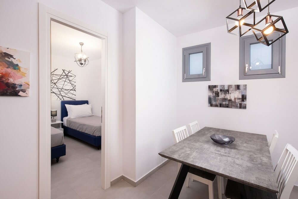 Фото Semi Basement Apartment