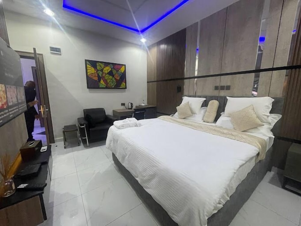 Фото отеля 2