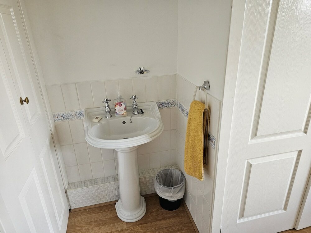 Фото Snug - Colquhoun Square Apartment