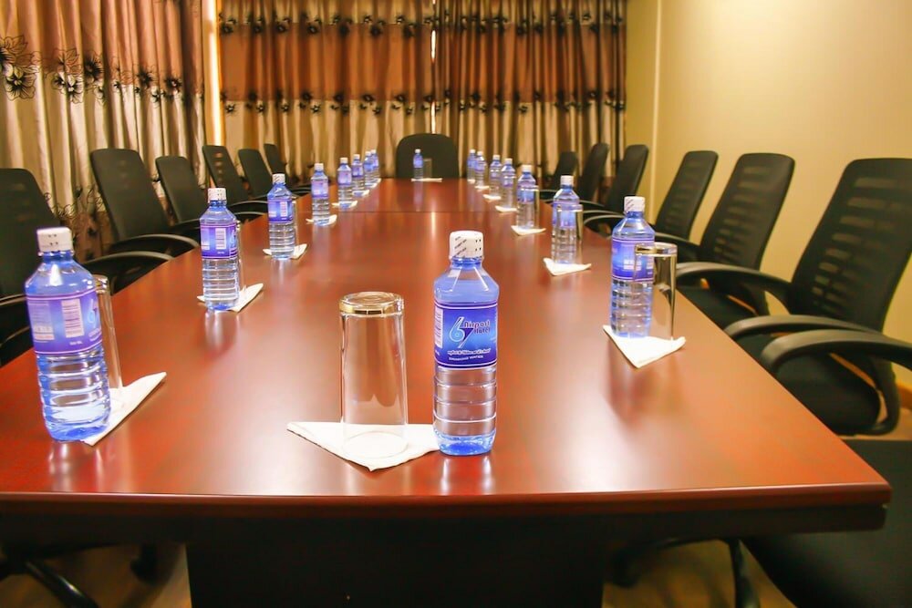 Фото 67 Airport Hotel