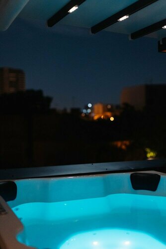 Апартаменты Nest Inn Jacuzzi Escape в Клуж-Напоке