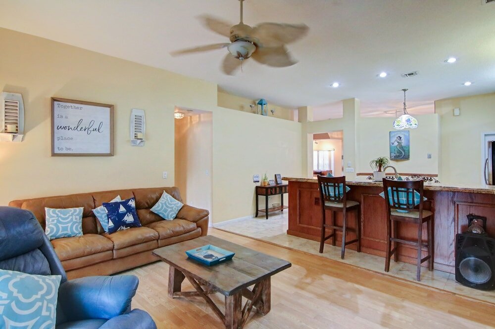 Фото Horseshoe House