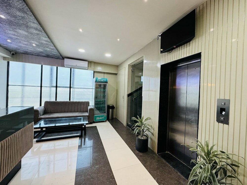 Фото Anroute Stays City Center