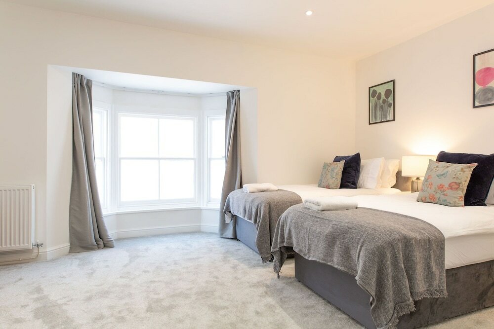 Фото Central Flats in Cardiff with Parking