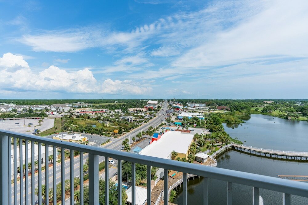 Фото Wharftown Beach and Golf