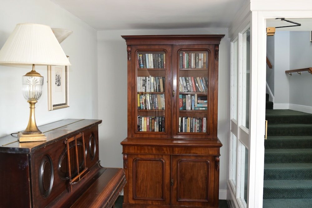 Фото Hylands Burren Hotel