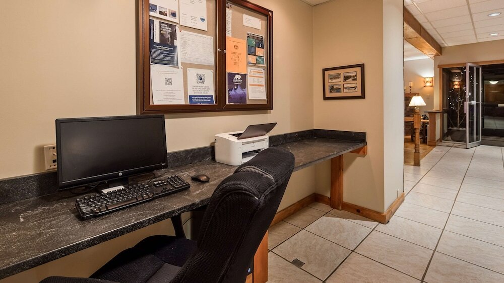 Фото Best Western Adirondack Inn