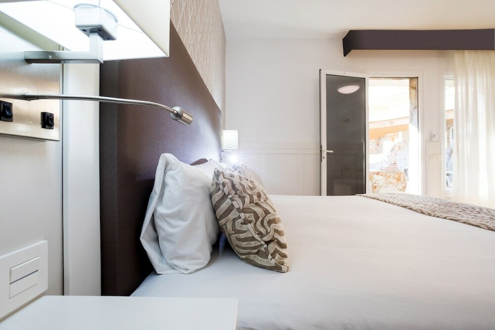 Фото Arena Suite Hotel