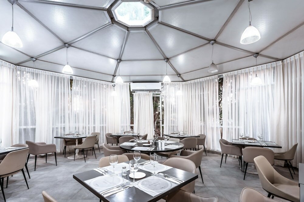 Фото Kfar Maccabiah Hotel and Suites