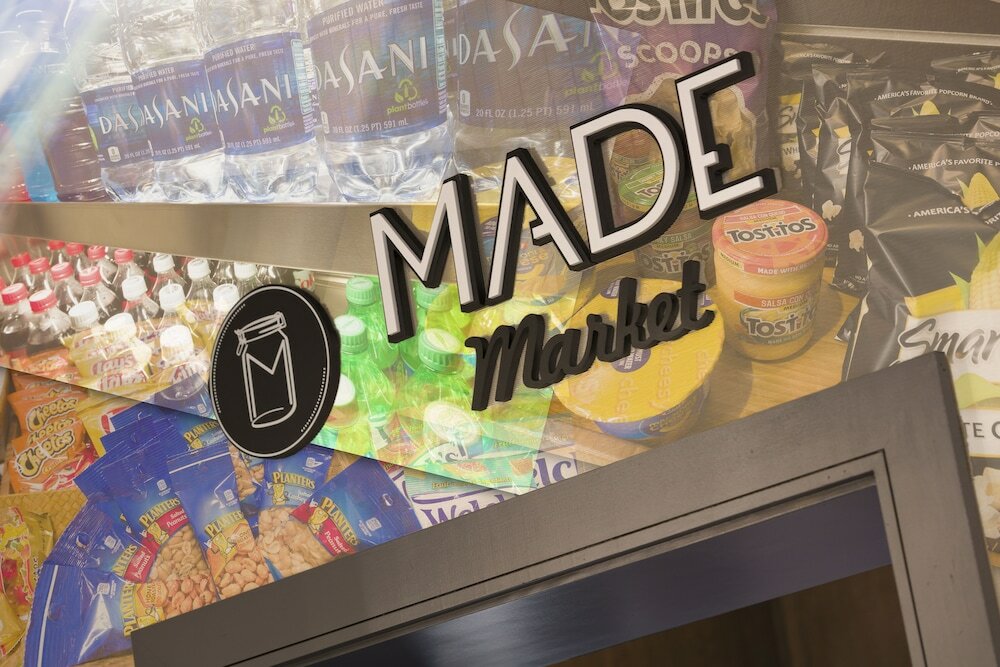 Фото Doubletree by Hilton Boston Logan Airport Chelsea