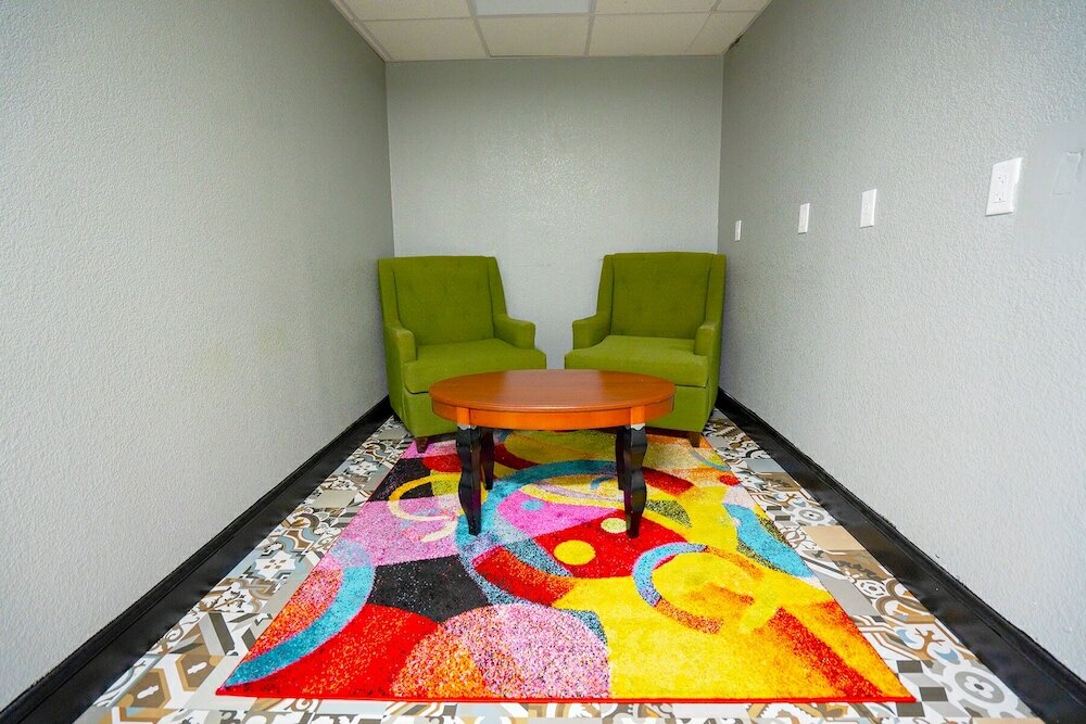 Фото Philly Inn & Suites