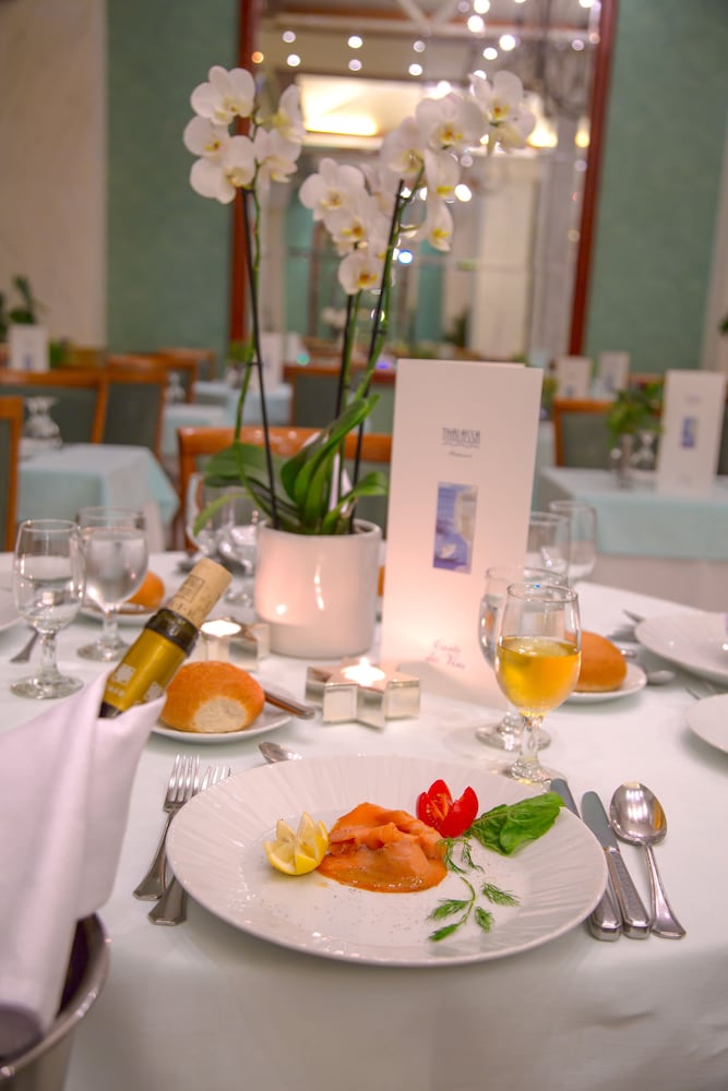 Фото Mediterranean Hotel