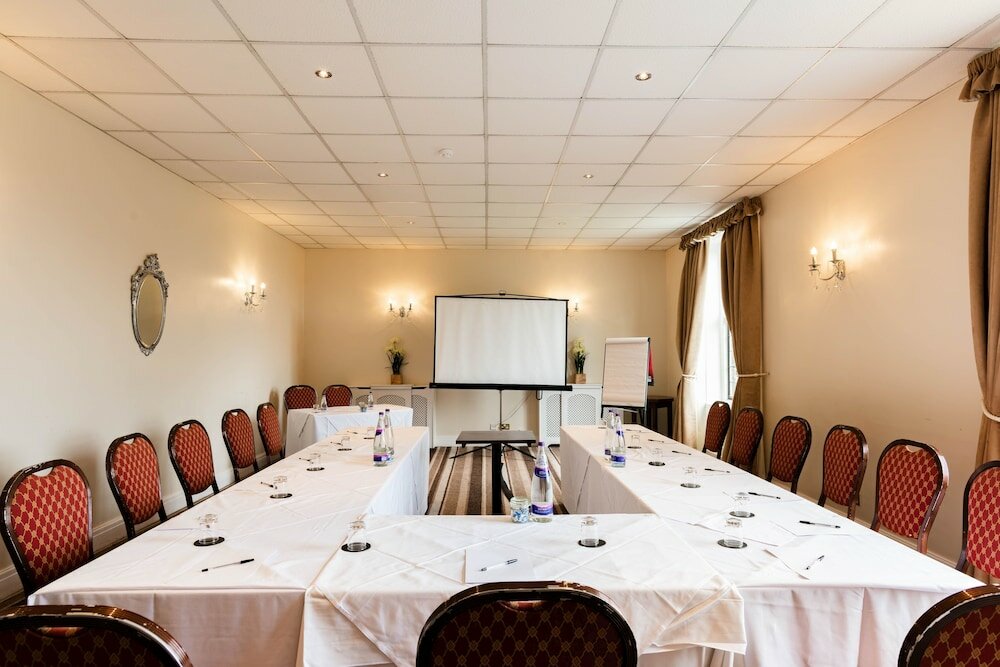 Фото Southcrest Manor Hotel, Bw Signature Collection