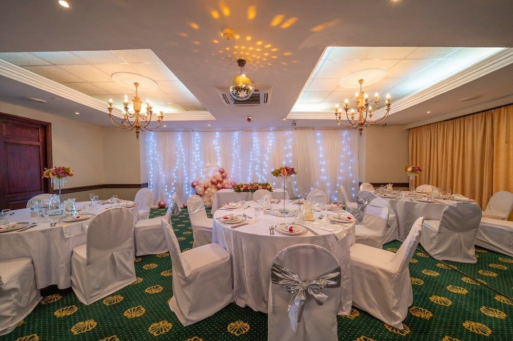 Фото The Balmoral Hotel