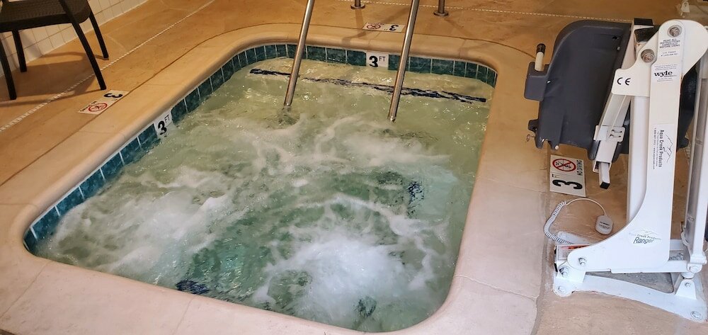 Фото Best Western Plus Airport Inn & Suites