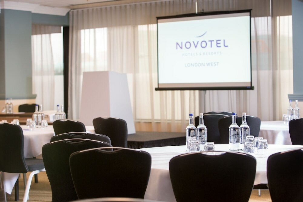 Фото Novotel London West