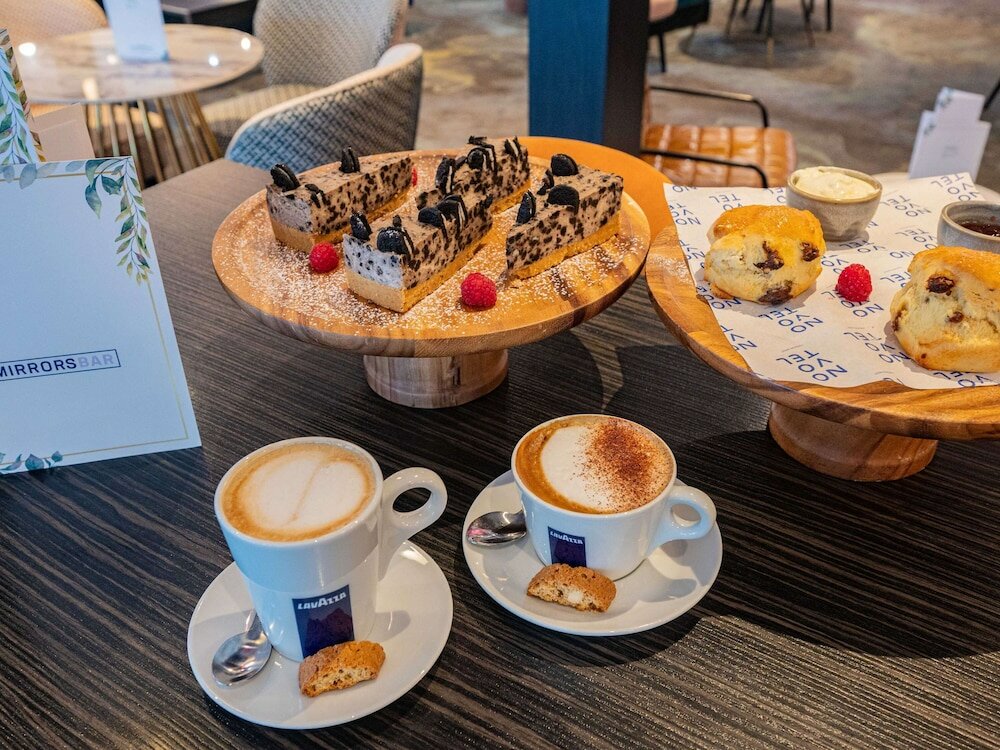 Фото Novotel London West