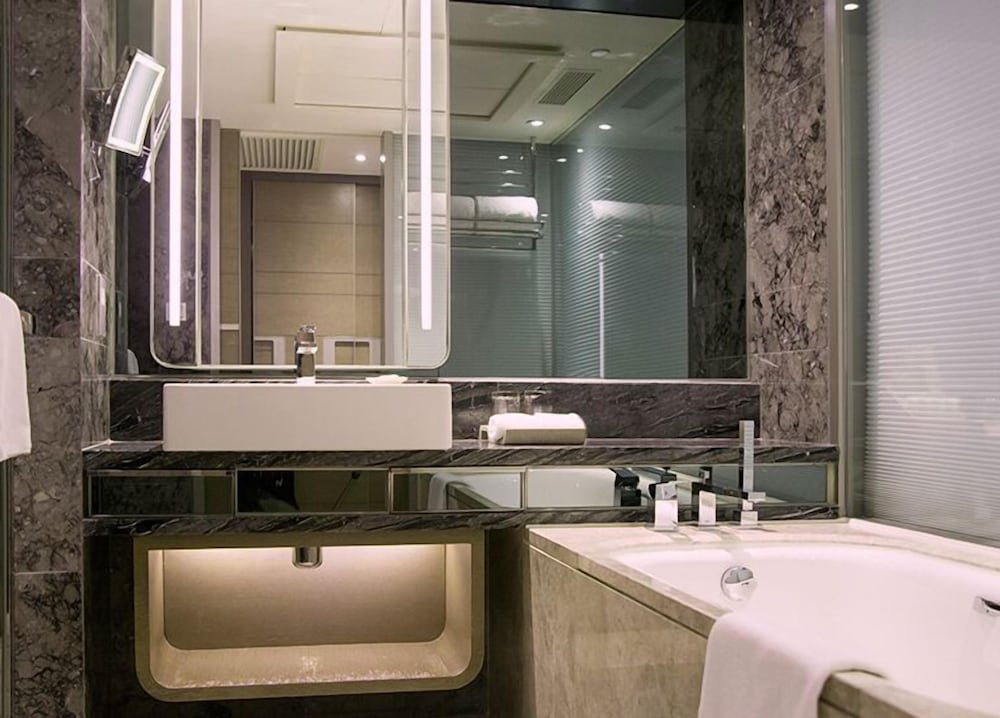 Фото Royal Plaza Hotel