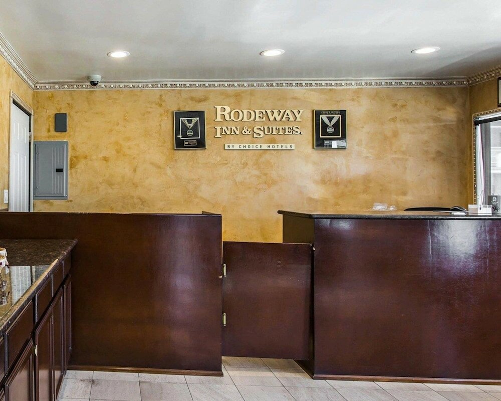 Фото Rodeway Inn & Suites Pacific Coast Highway