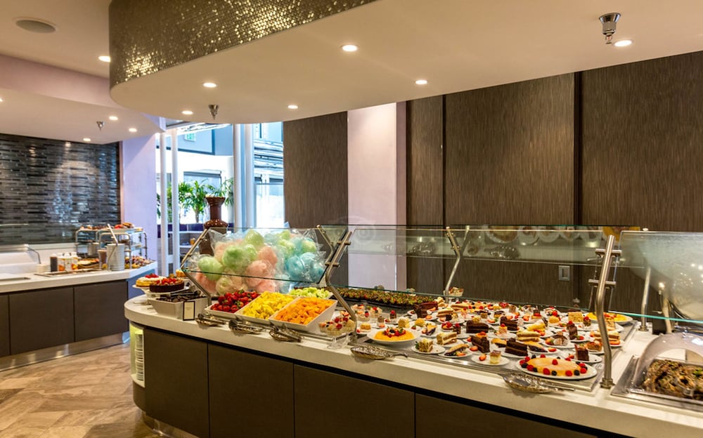 Фото Hilton Los Angeles/Universal City