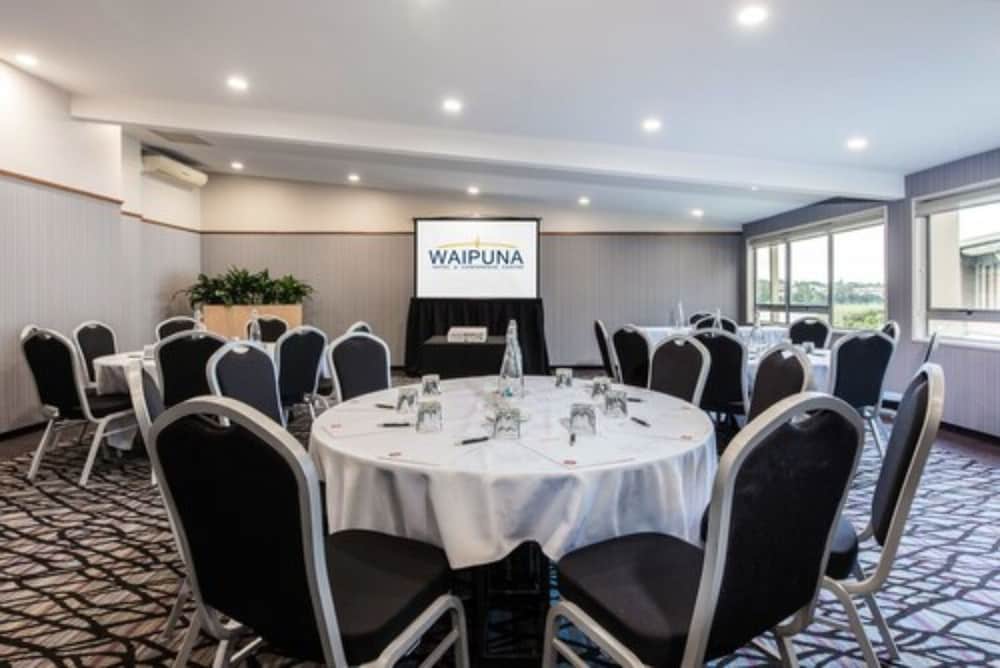 Фото Waipuna Hotel & Conference Centre