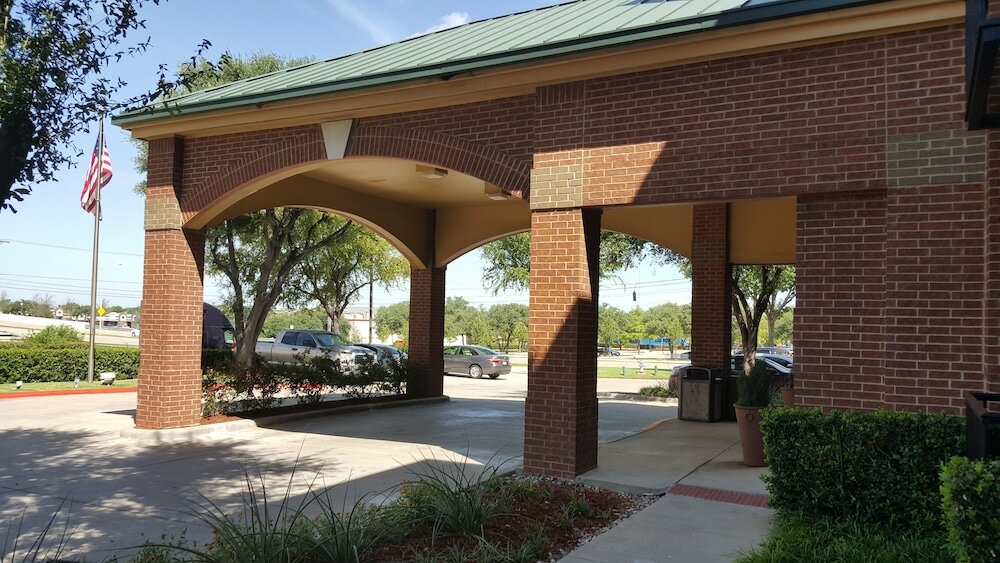 Фото SureStay Plus Hotel by Best Western Plano