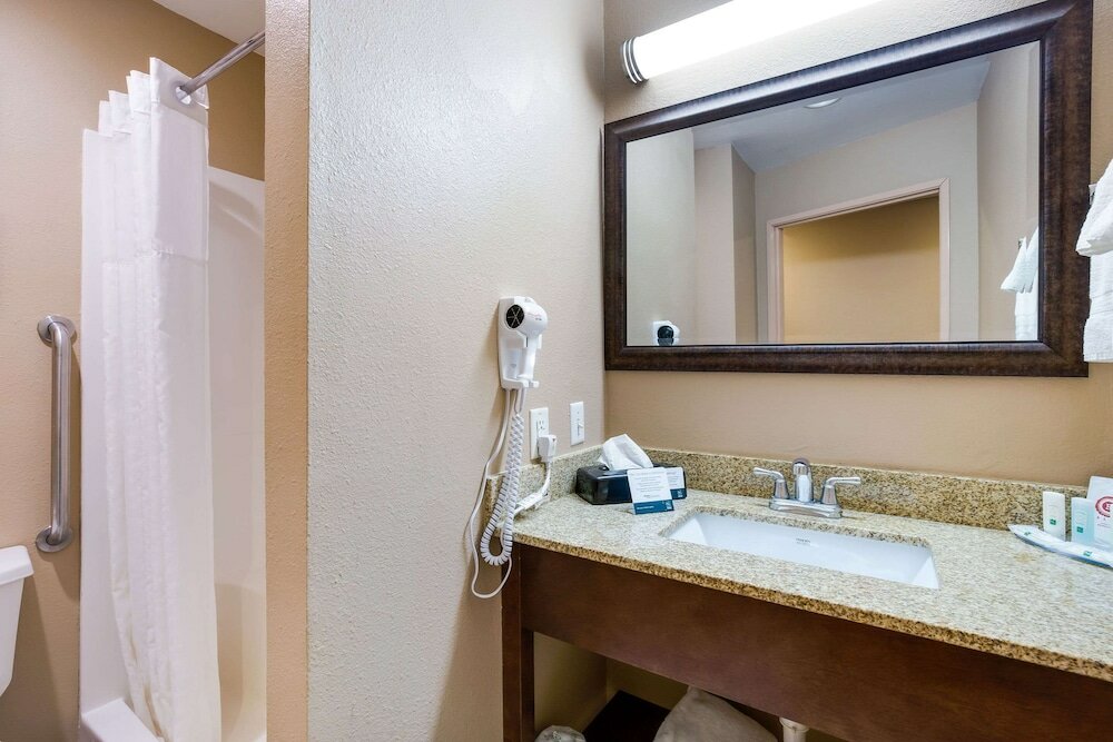 Фото Quality Inn I-70 Near Kansas Speedway