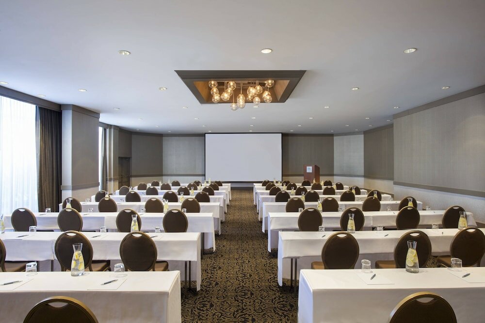 Фото Four Points by Sheraton Richmond