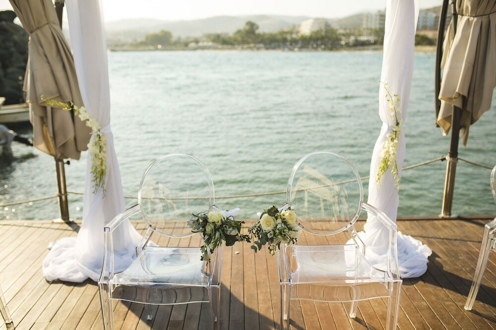 Фото St Raphael Resort & Marina