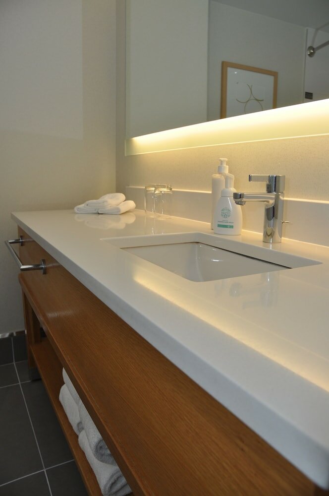 Фото Coast Bastion Hotel