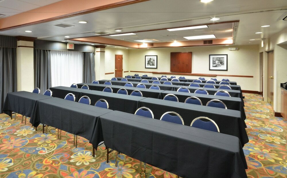 Фото Hampton Inn Raleigh-Capital Blvd. North