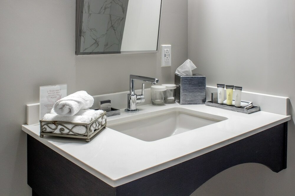 Фото Chateau Moncton Trademark Collection by Wyndham