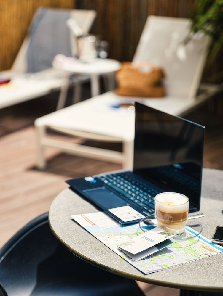 Фото Brown Seaside