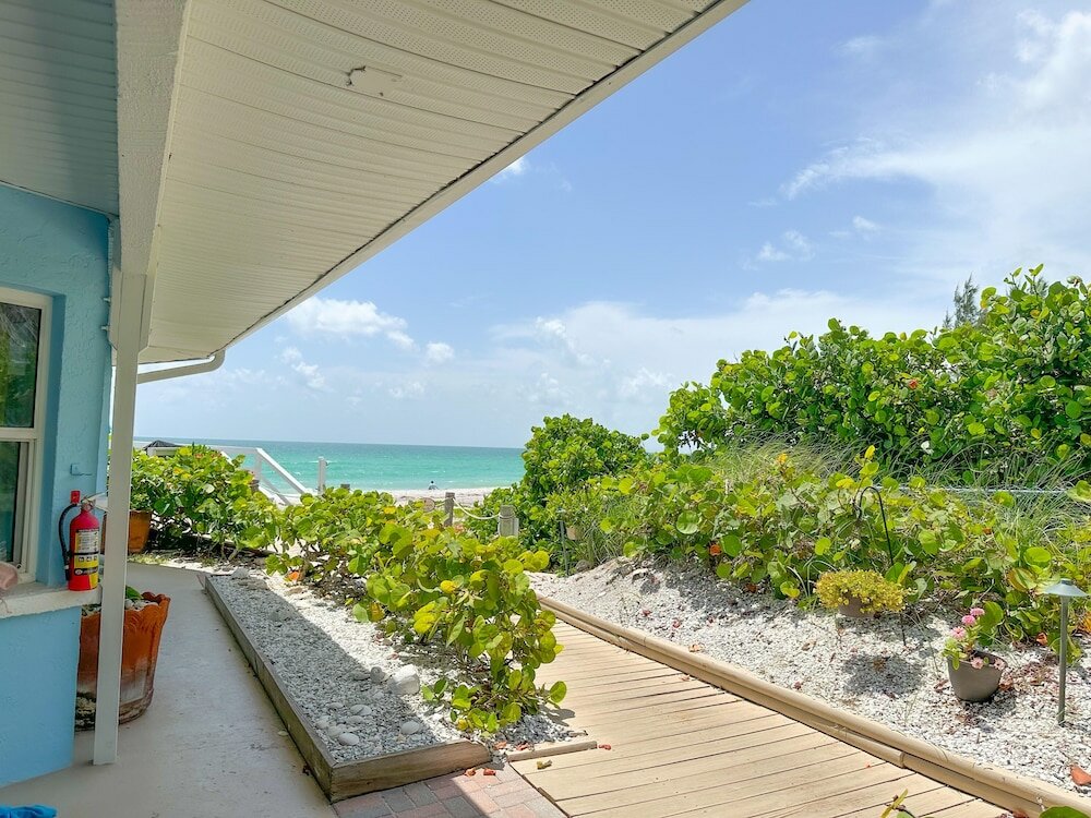 Фото Pearl Beach Inn