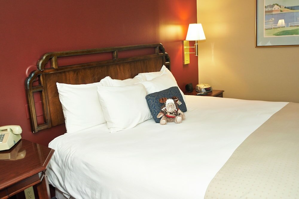 Фото Fireside Inn & Suites Gilford