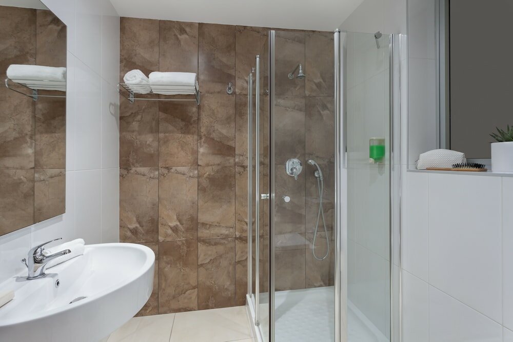 Фото 115 The Strand Hotel by Neu Collective