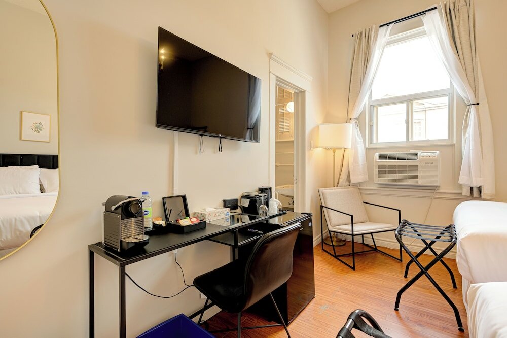 Фото The Windsor Hotel by Hoco Hotels