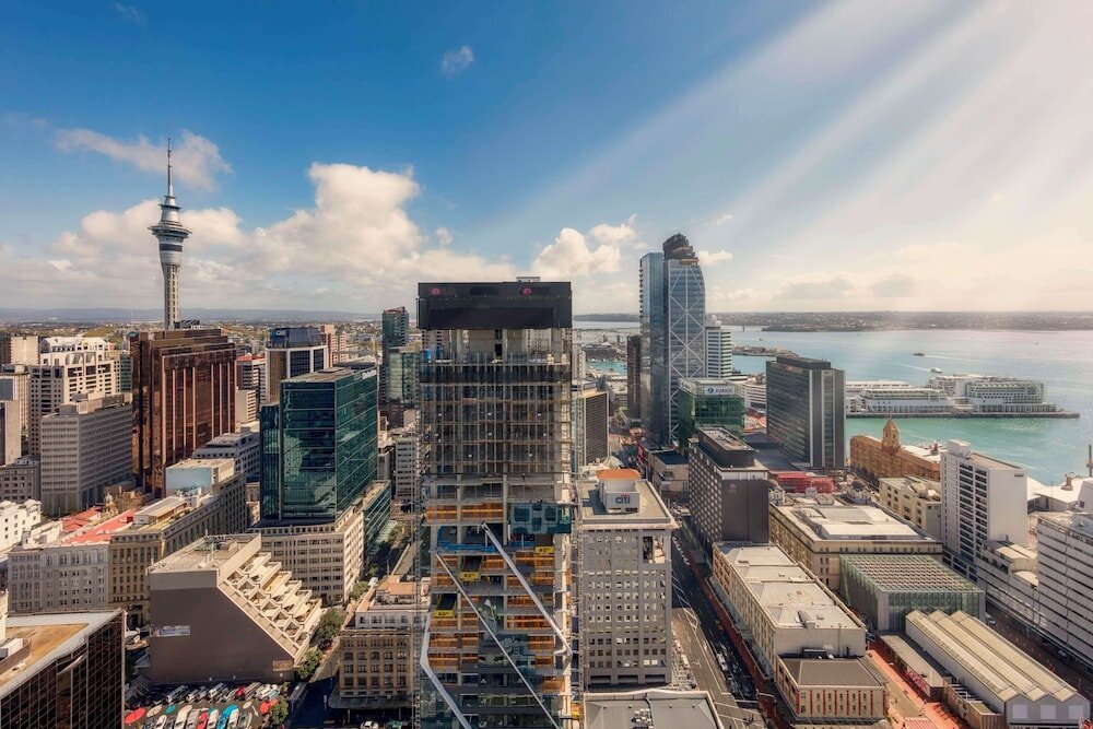 Фото Auckland Harbour Suites
