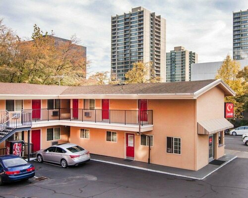 Гостиница Econo Lodge Portland City Center