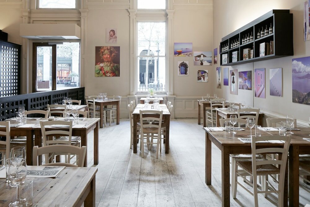 Фото The Trafalgar St. James London, Curio Collection by Hilton