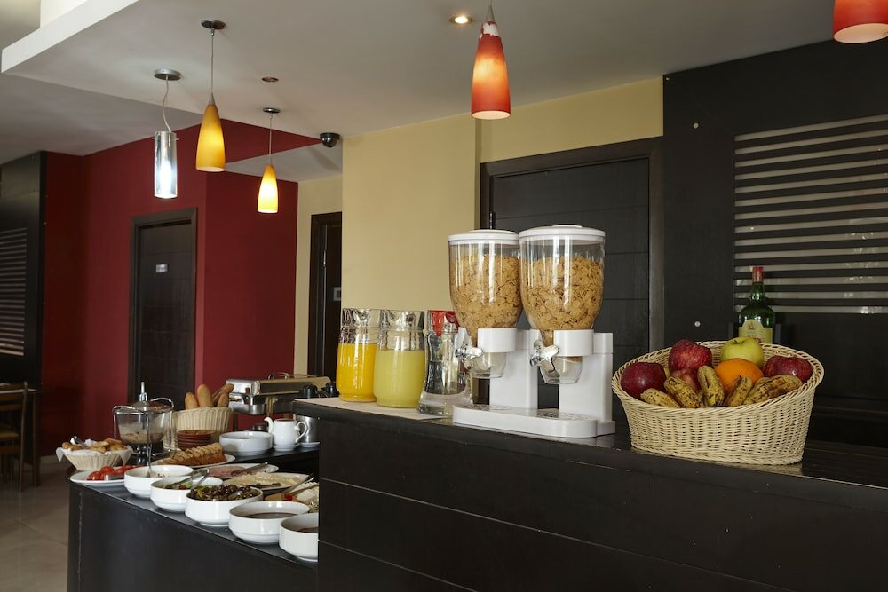 Фото Zoukotel Hotel