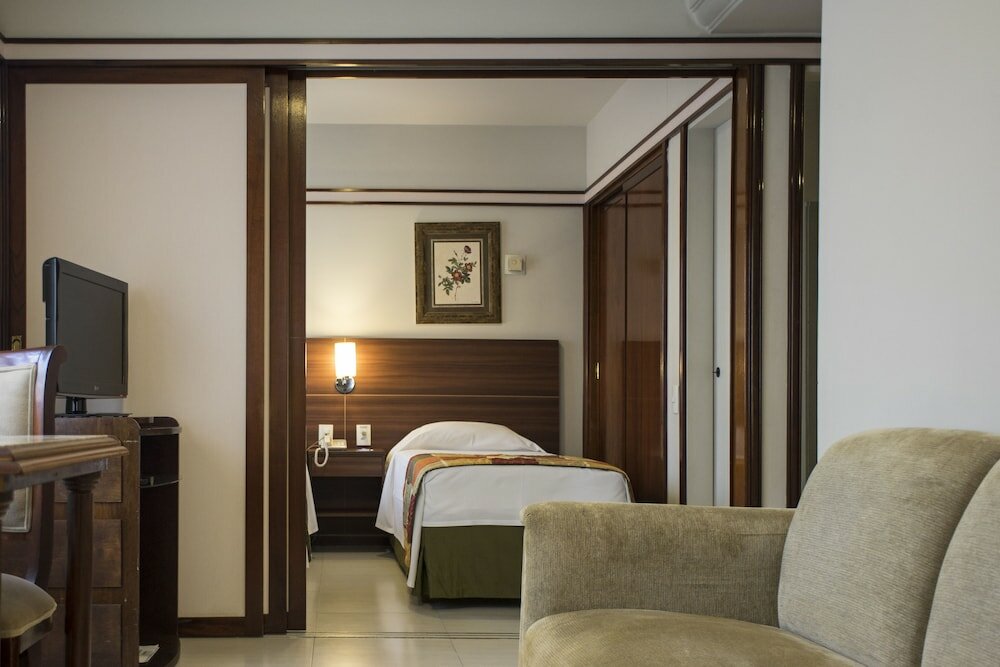 Фото Bristol The Time