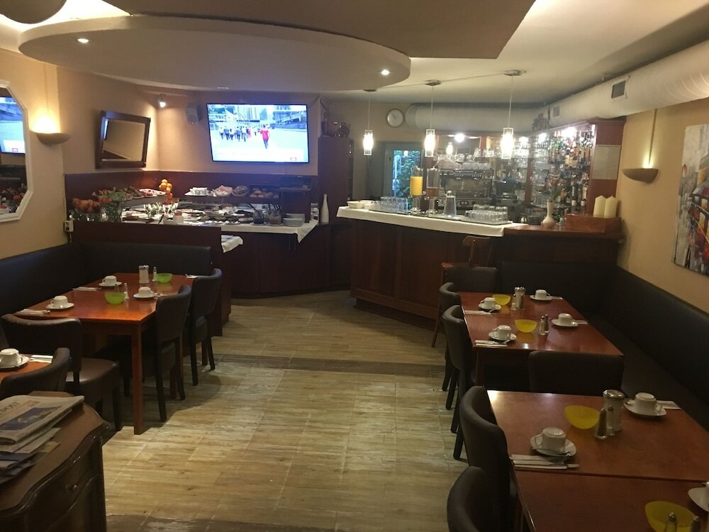 Фото Hotel Alt Düsseldorf