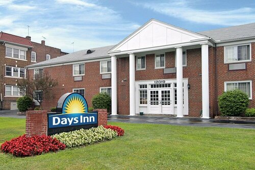 Гостиница Days Inn by Wyndham Cleveland Lakewood