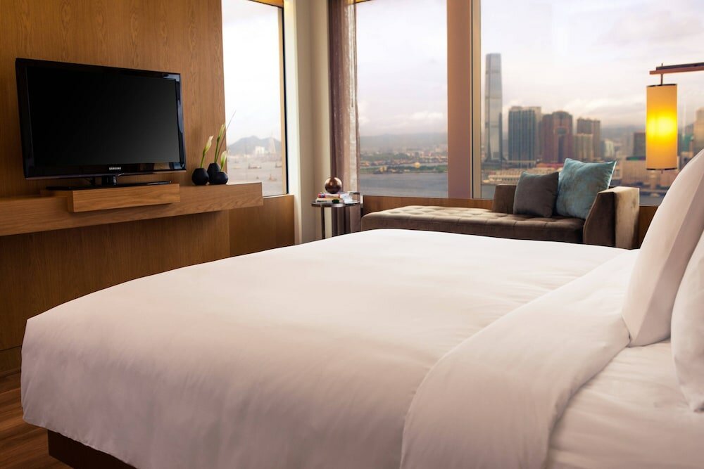 Фото Renaissance Hong Kong Harbour View Hotel