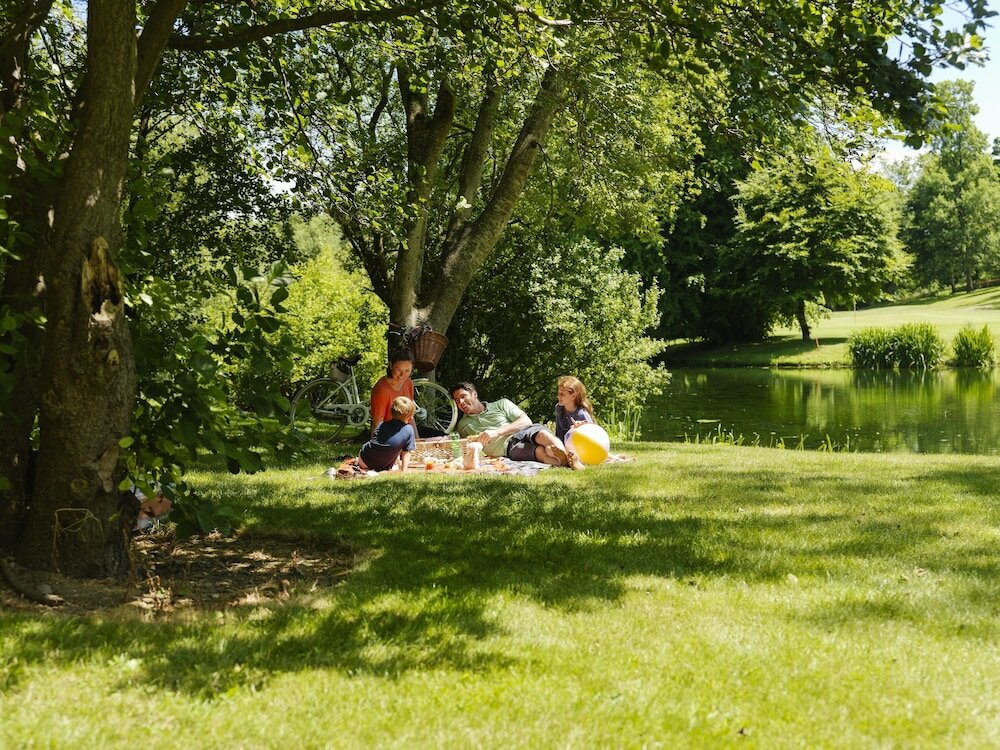 Фото Druids Glen Hotel & Golf Resort