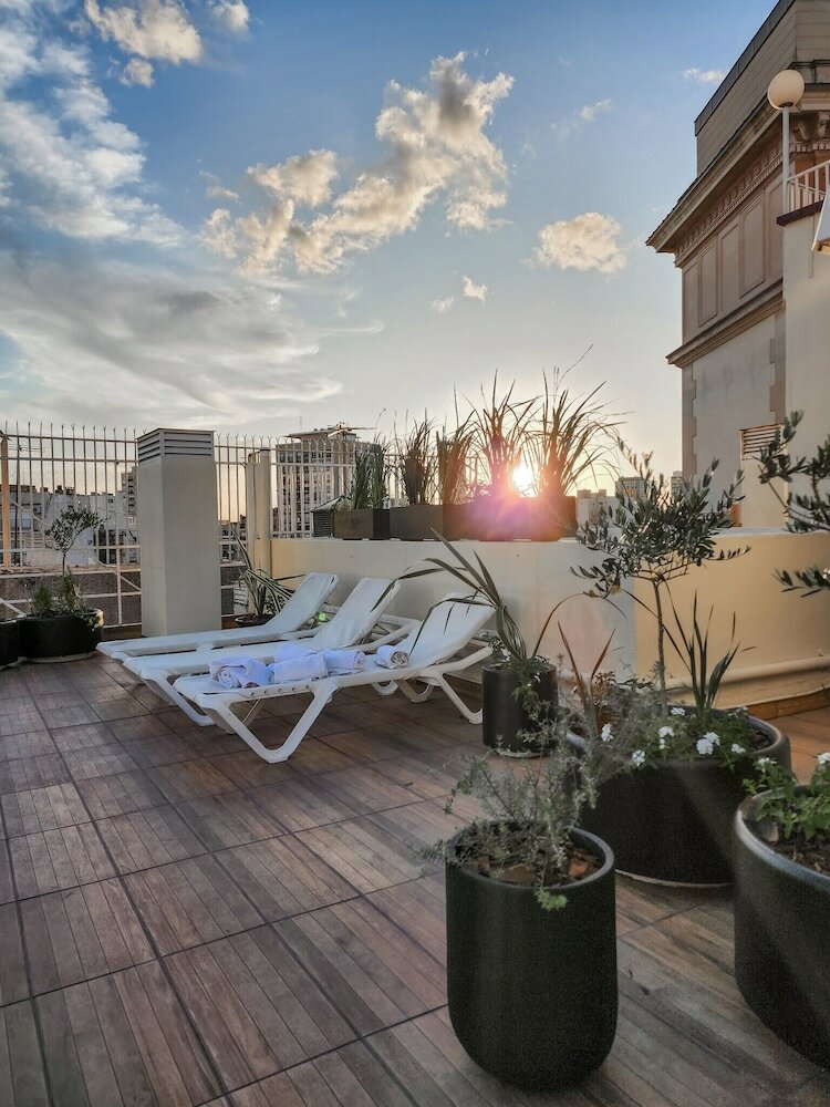 Фото Feir's Park Hotel & Rooftop