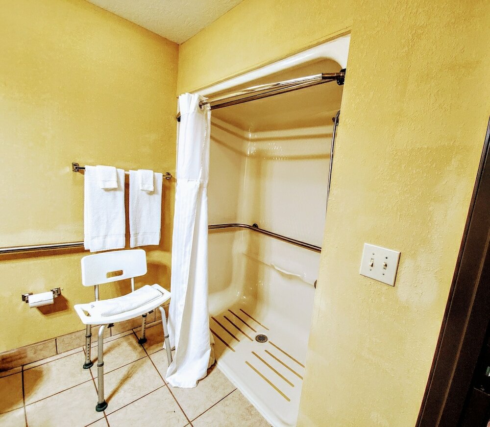 Фото Quality Inn Brunswick Cleveland South