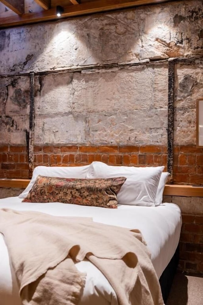 Фото The Thomas Gregg Apartments